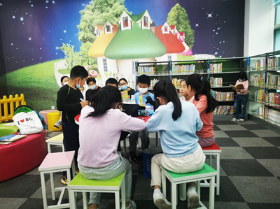 家校聯(lián)動，羅租小學(xué)社區(qū)讀書會點(diǎn)亮石巖 圖書出租